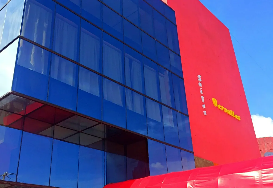 Hotel Versalles Suites hotel hero