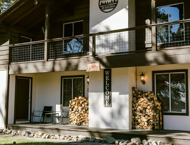 THE Ranch House #1998 hotel detail image 2