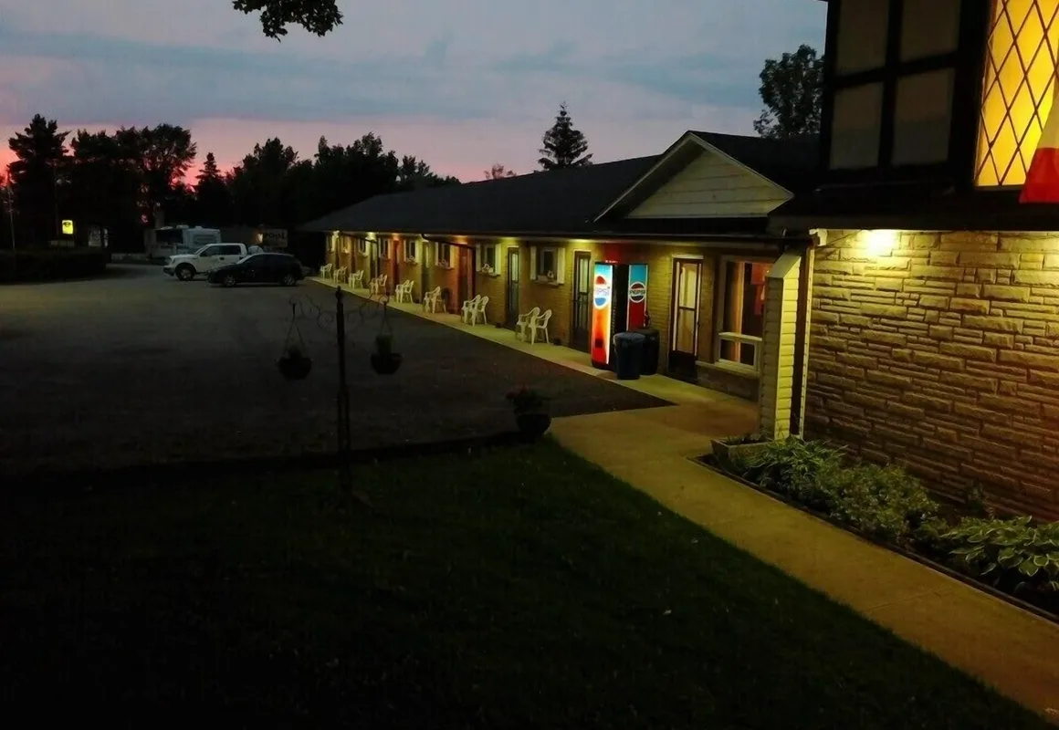 Key Motel hotel hero