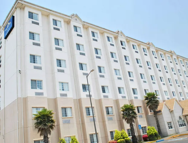 Microtel Inn & Suites by Wyndham Toluca hotel detail image 1