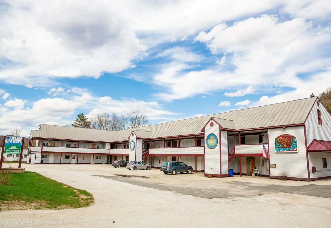 Clear River Inn hotel hero