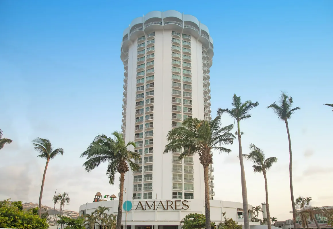 Amares Acapulco hotel hero