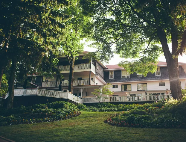 Clevelands House Resort Muskoka hotel detail image 1