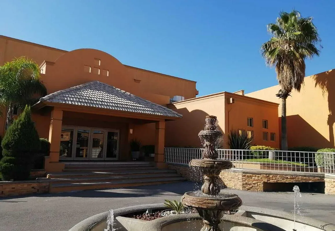 Hotel El Cason and Suites hotel hero