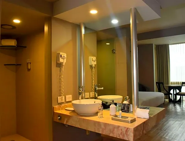 Ramada by Wyndham Mexico City Santa Fe hotel detail image 4