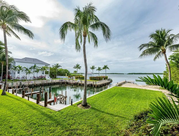 Bayside Villas by Islander Resort hotel detail image 3