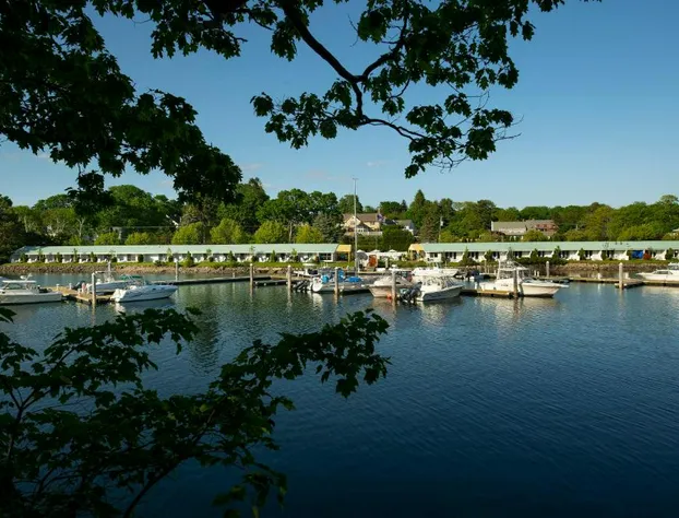 Yachtsman Hotel & Marina Club hotel detail image 3