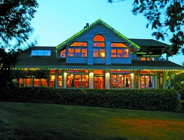 Spinnakers Brewpub & Guesthouses hotel detail image 1