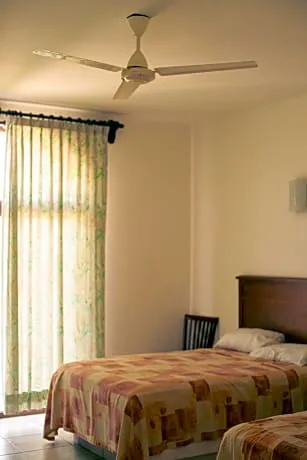 Caracol Plaza hotel detail image 2