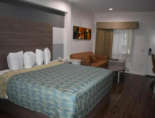 Grand Villa Inn & Suites - Humble hotel detail image 1