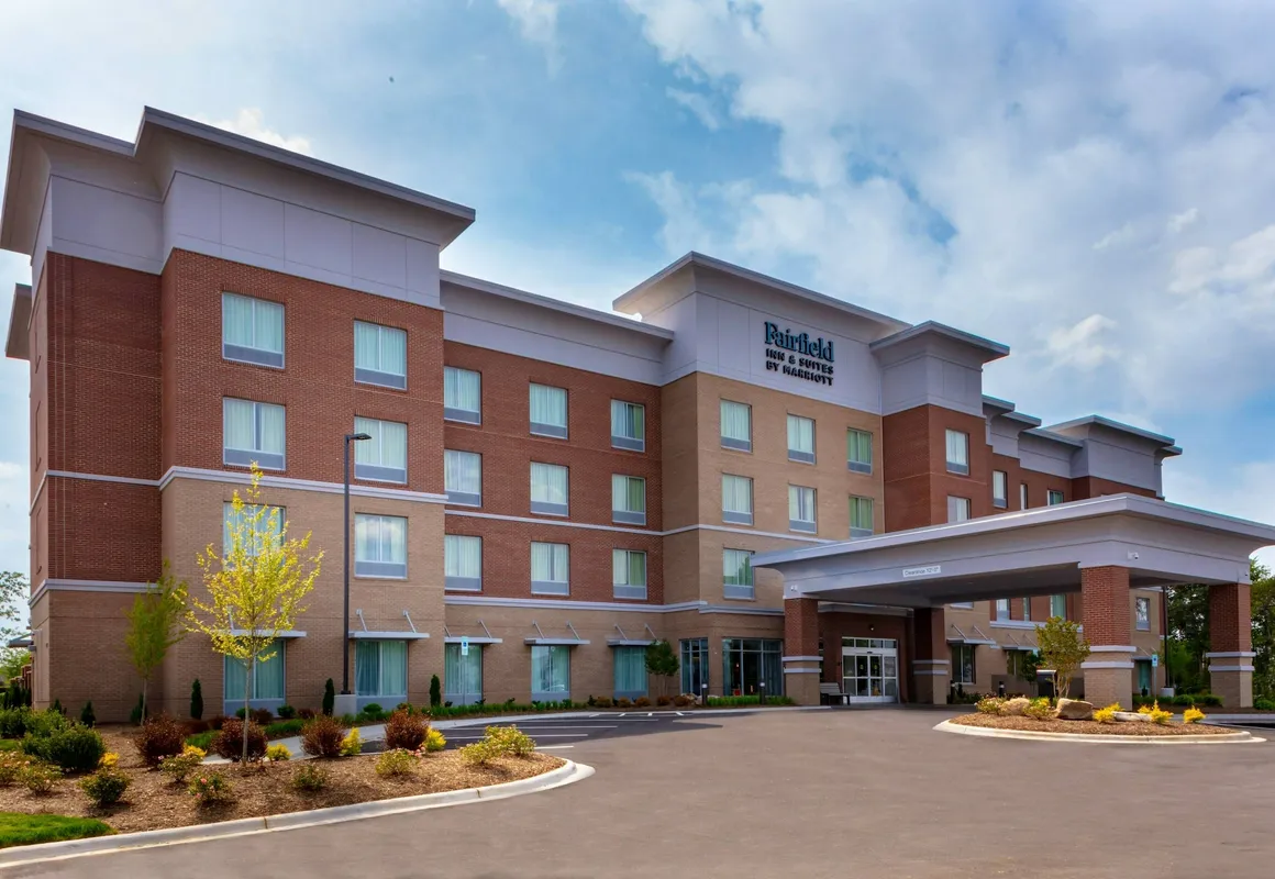 Fairfield Inn & Suites by Marriott Charlotte Pineville hotel hero
