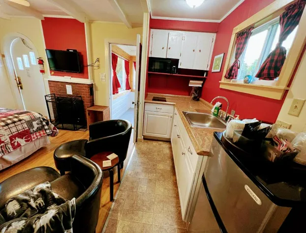 Eden Village Motel & Cottages hotel detail image 4