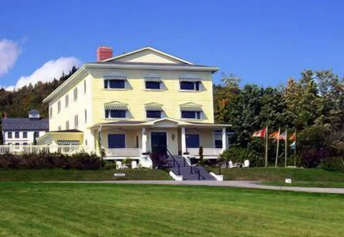 Rossmount Inn hotel hero