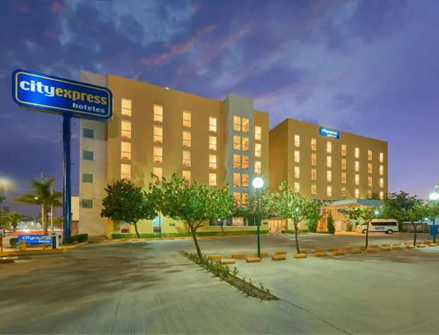 City Express by Marriott Irapuato Norte hotel detail image 1