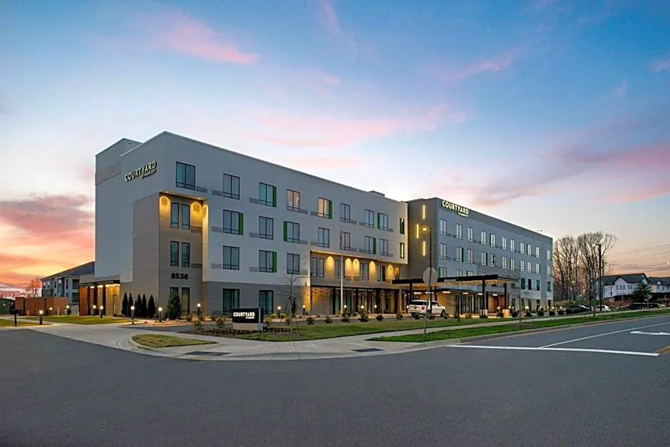 Courtyard by Marriott Charlotte Steele Creek hotel hero
