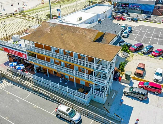 Boardwalk Hotel Charlee & Beach House Rentals hotel detail image 4