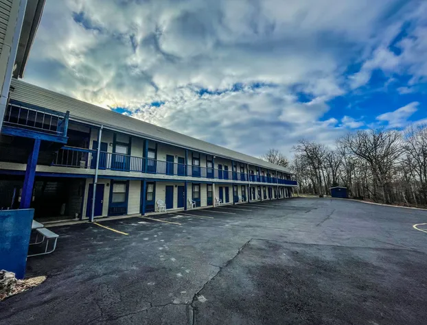 Scottish Inns Osage Beach hotel detail image 2