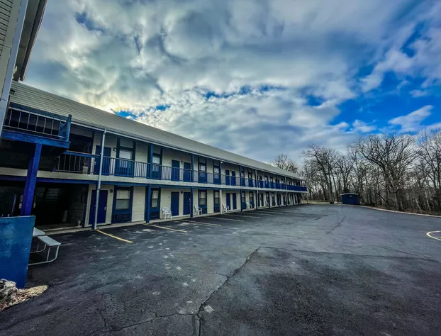 Scottish Inns Osage Beach hotel detail image 2