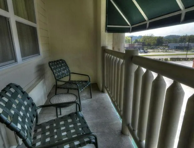 Lodge at Five Oaks Pigeon Forge - Sevierville hotel detail image 1