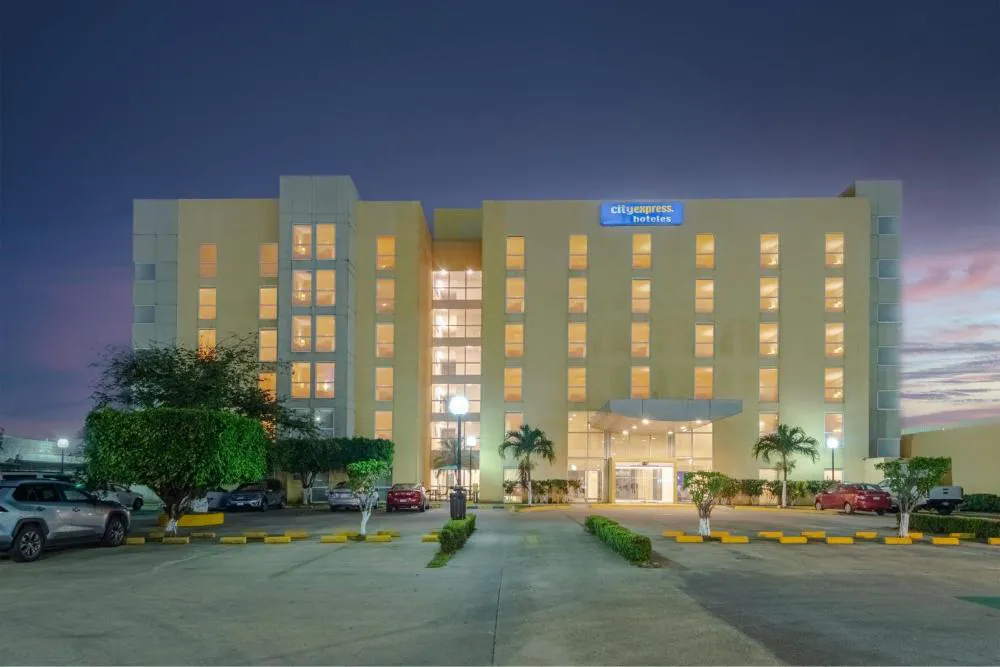 City Express by Marriott Minatitlan hotel hero