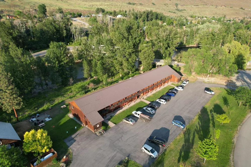 Methow River Lodge & Cabins hotel hero