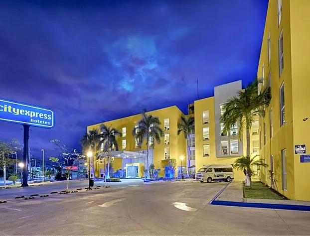 City Express by Marriott Campeche hotel detail image 2