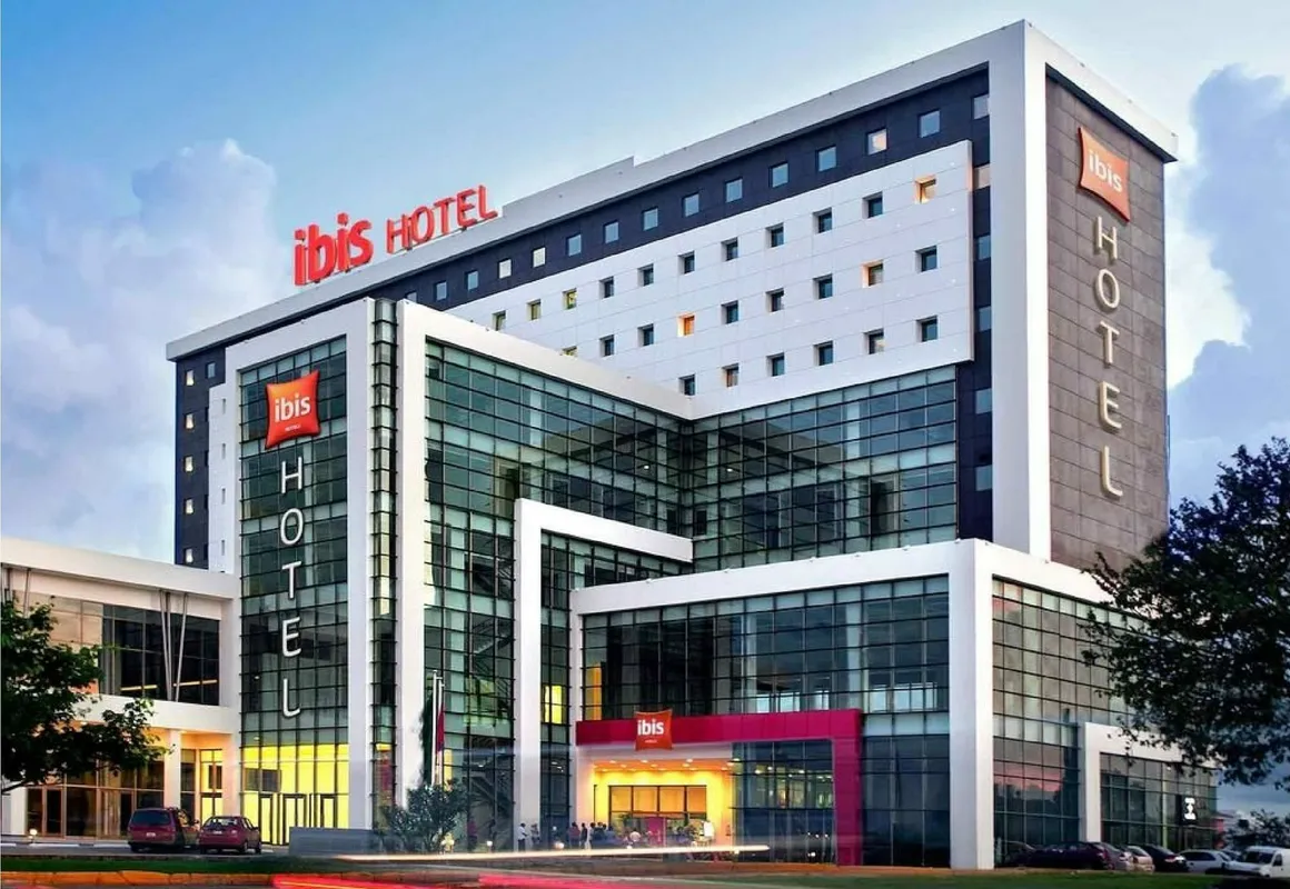 ibis Cancun Centro hotel hero