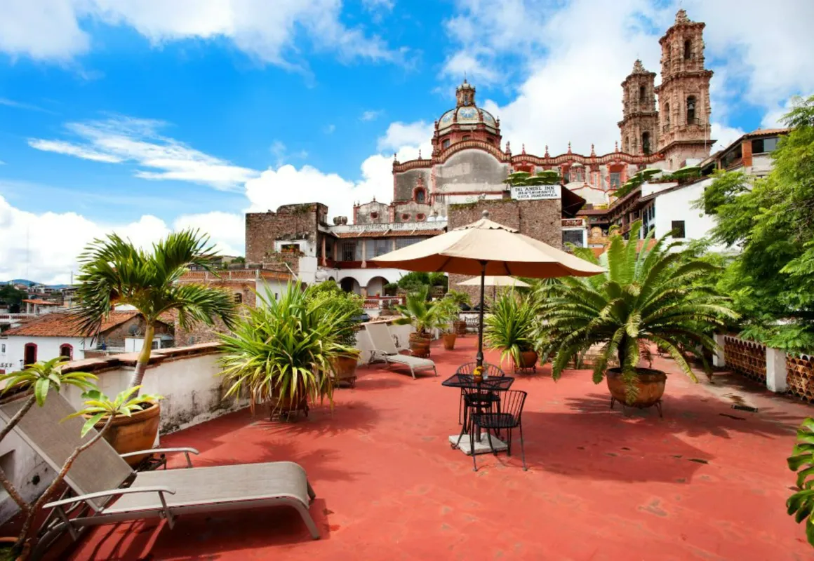 Hotel Los Arcos hotel hero