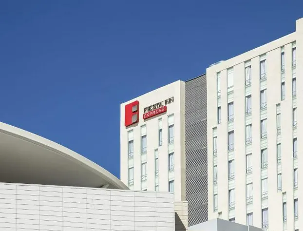 Fiesta Inn Express Queretaro Constituyentes hotel detail image 1