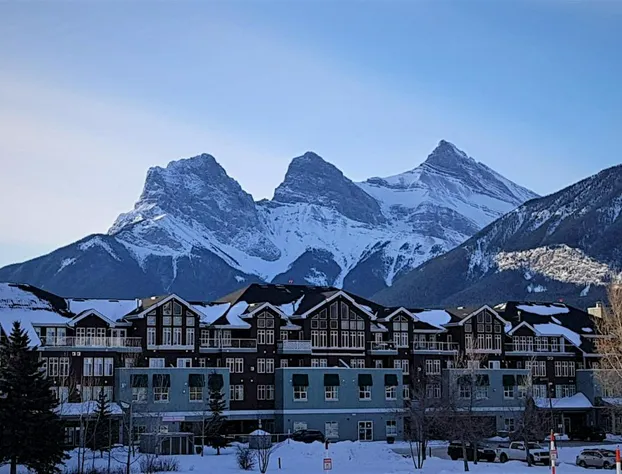 Sunset Resorts Canmore and Spa hotel detail image 1