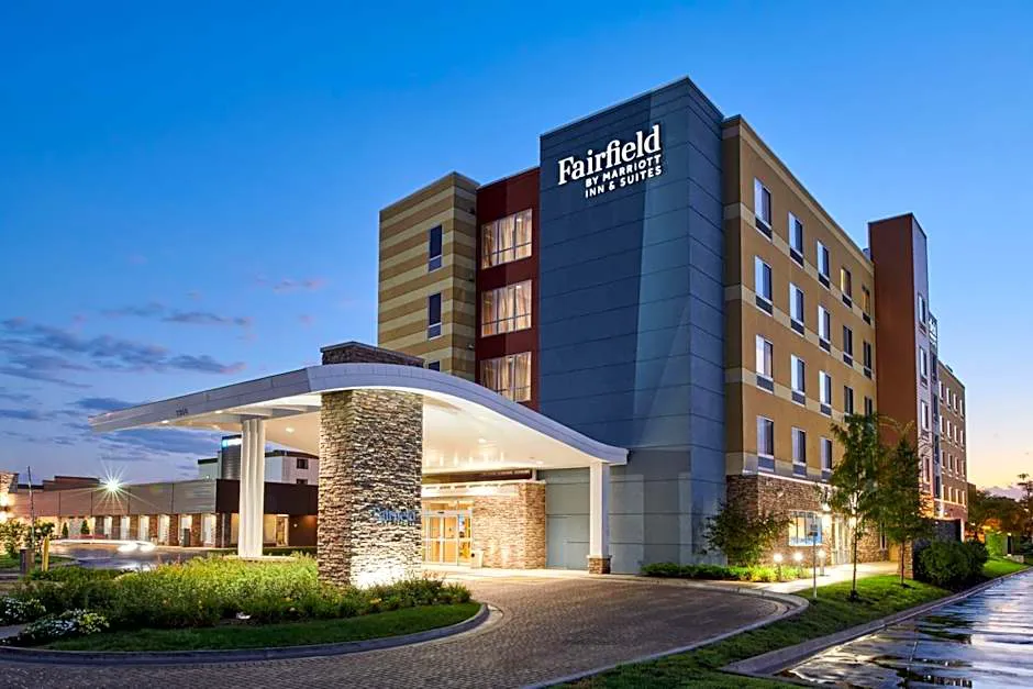 Fairfield Inn & Suites by Marriott Chicago O'Hare hotel hero