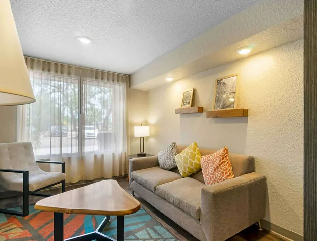 Extended Stay America Select Suites - Tampa - Northeast hotel detail image 3