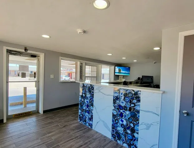 Budget Inn & Suites hotel detail image 1