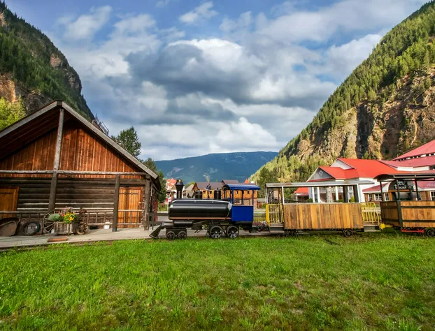 Three Valley Lake Chateau hotel detail image 2