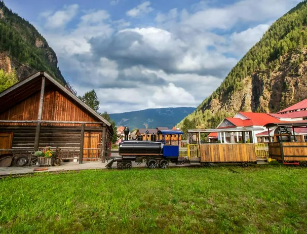 Three Valley Lake Chateau hotel detail image 4