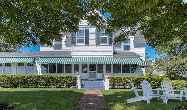 Harbor Knoll Bed & Breakfast hotel detail image 1