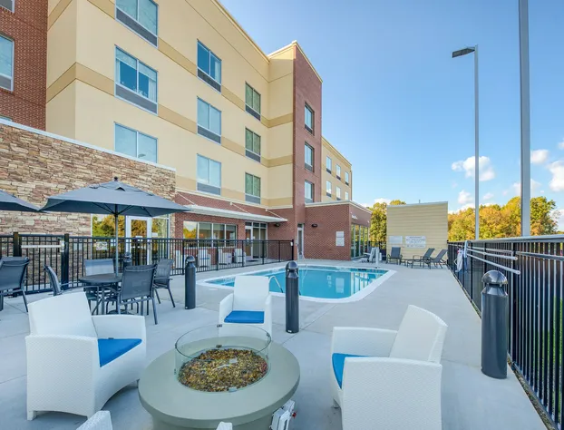 Fairfield Inn & Suites by Marriott Charlotte Belmont hotel detail image 1