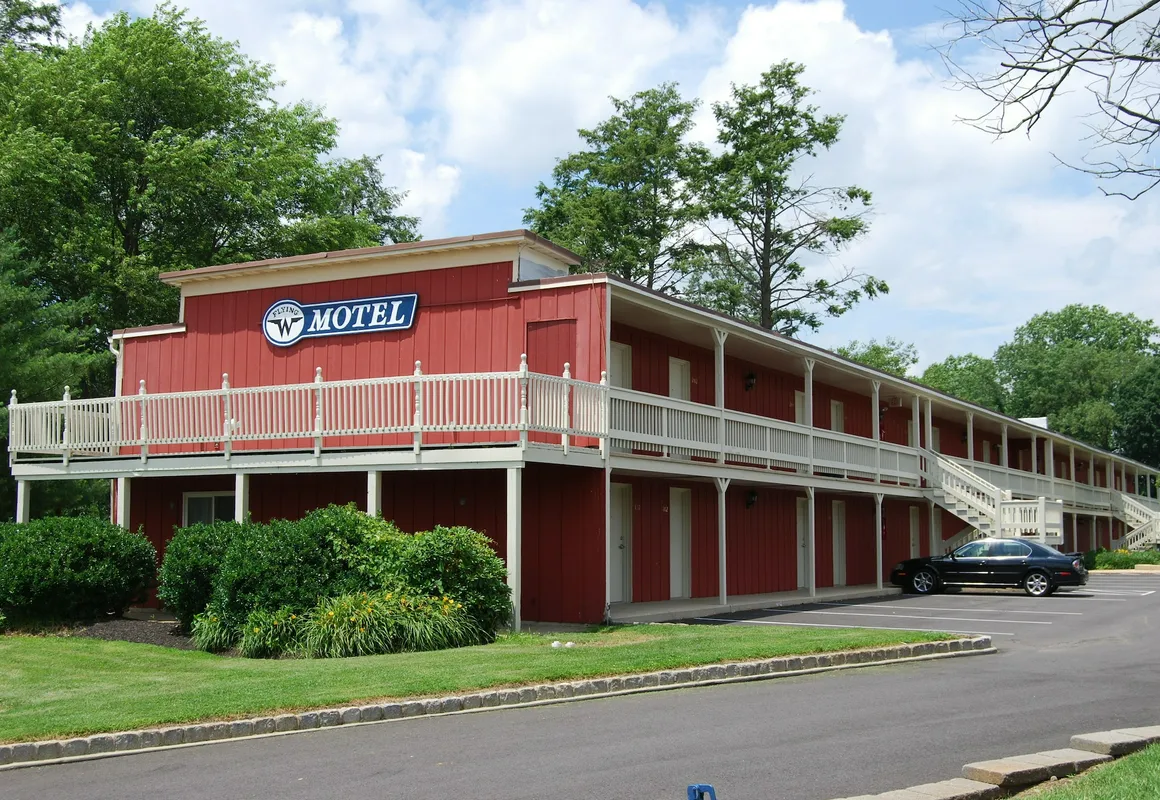 Flying W Airport & Resort hotel hero