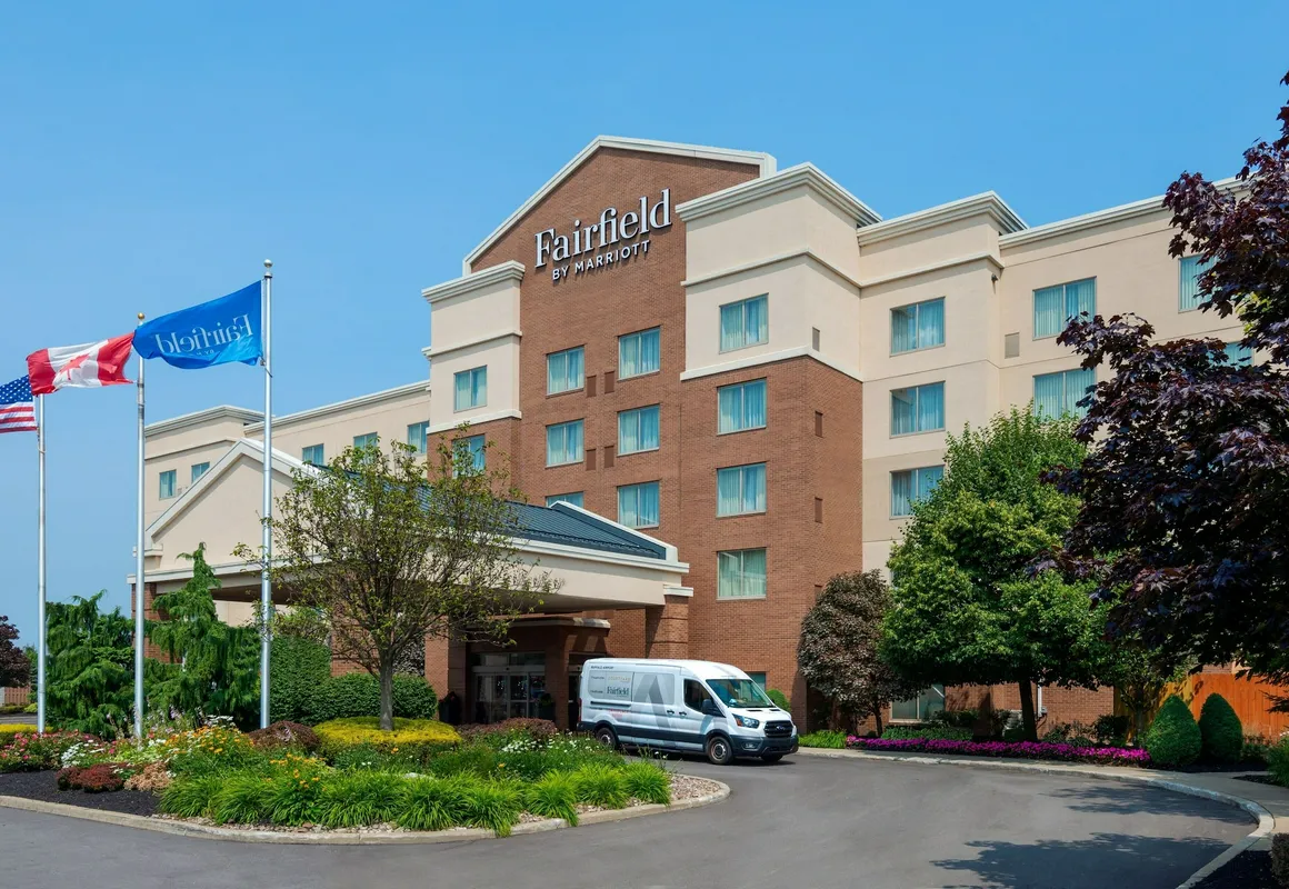 Fairfield Inn & Suites by Marriott Buffalo Airport hotel hero