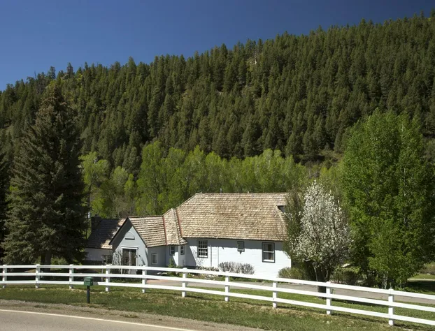 Antlers on the Creek Bed & Breakfast hotel detail image 2