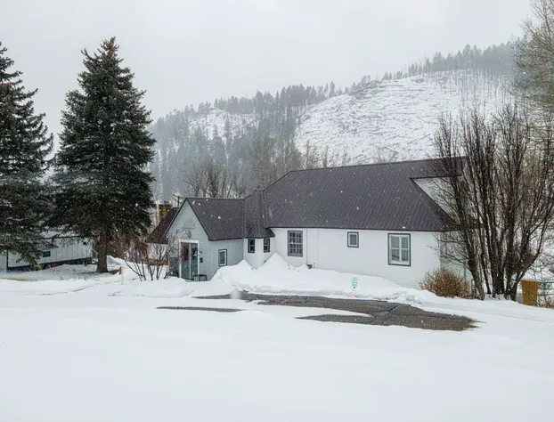 Antlers on the Creek Bed & Breakfast hotel detail image 4