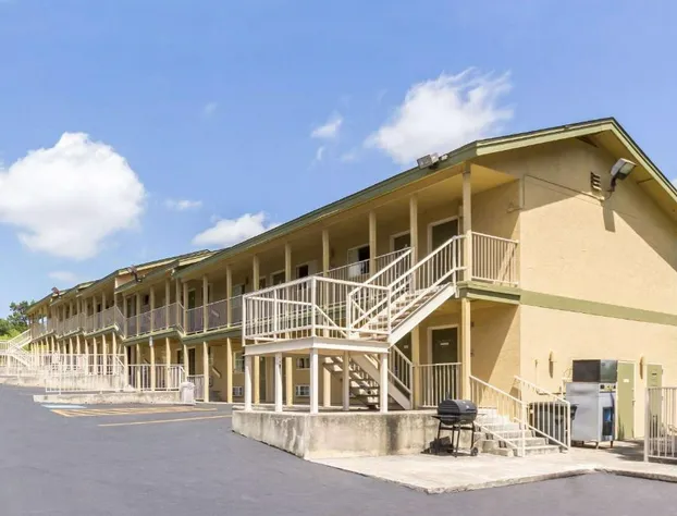 Home Suites Hill Country hotel detail image 1