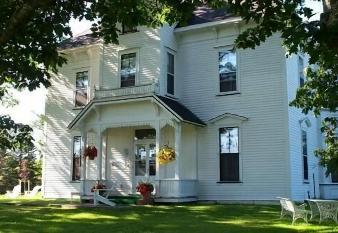 Florentine Manor hotel hero