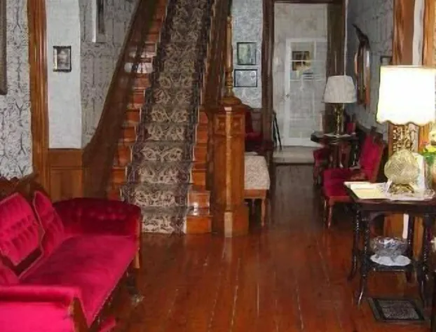 Florentine Manor hotel detail image 2