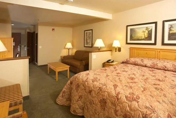 Crivitz Lodge hotel hero