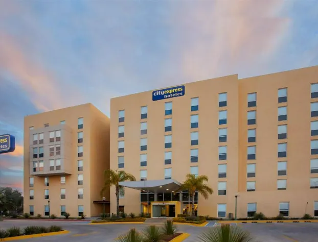 City Express by Marriott Celaya Galerias hotel detail image 2