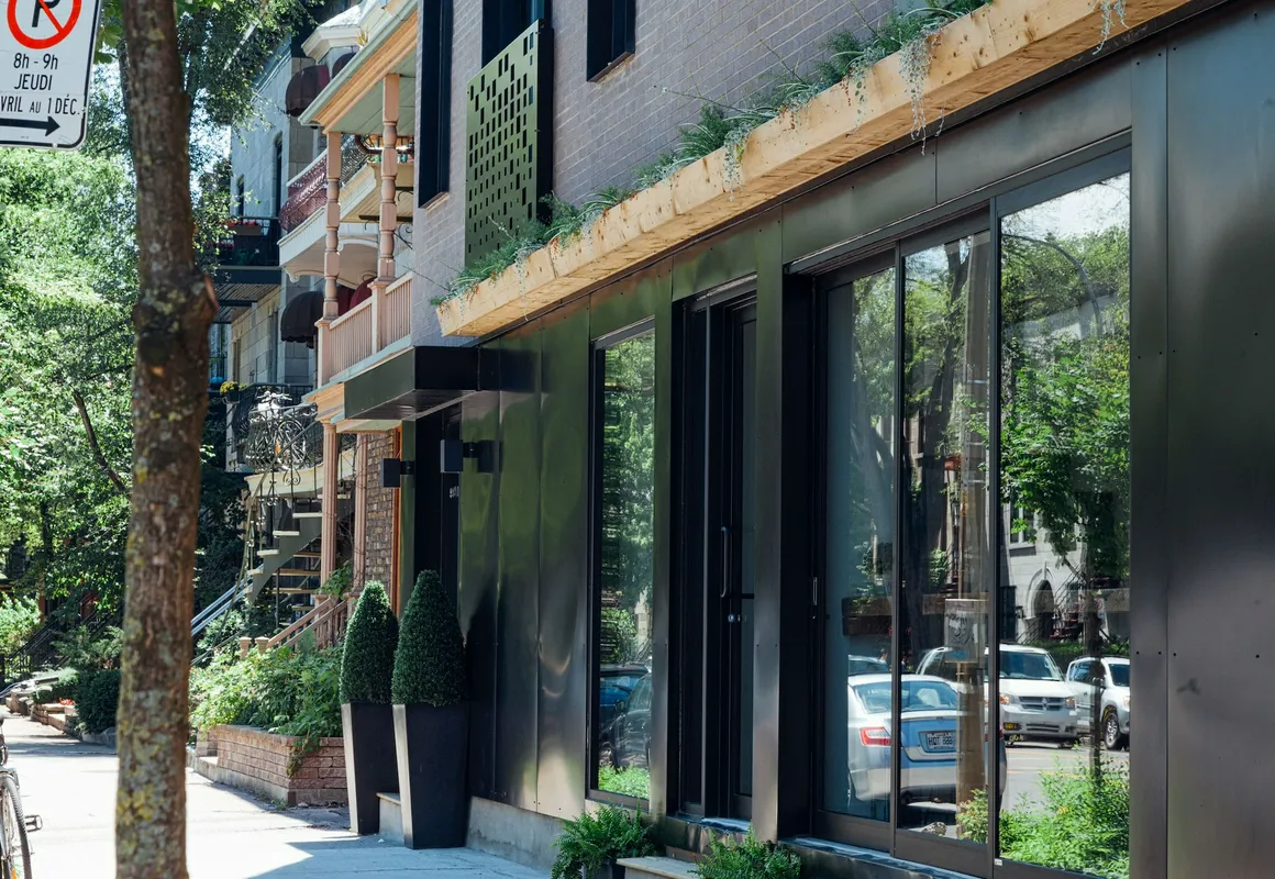 leQube Apartments hotel hero