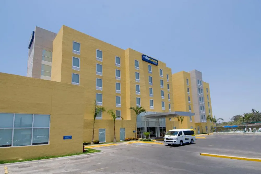 City Express by Marriott Lazaro Cardenas hotel hero