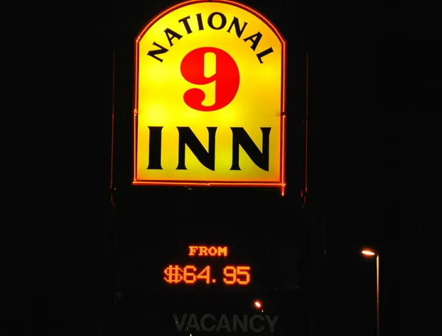 National 9 Gillette hotel detail image 4