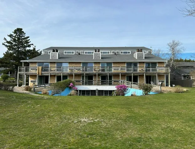 Island Inn hotel detail image 2